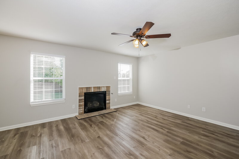 2,515/Mo, 8325 Bluestem Lane Plainfield, IN 46168 Family Room View 2