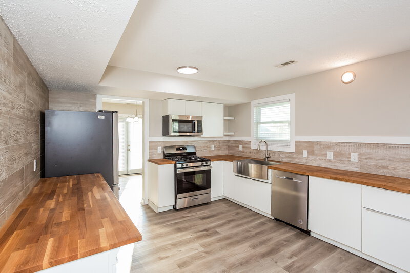 2,320/Mo, 149 Harts Ford Way Brownsburg, IN 46112 Kitchen View