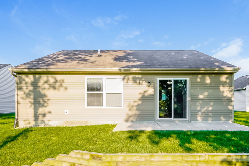 1,815/Mo, 129 Hilltop Farms Blvd New Whiteland, IN 46184 Rear View