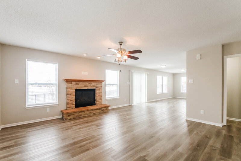 2,010/Mo, 8182 S Evening Dr Pendleton, IN 46064 Living Room View