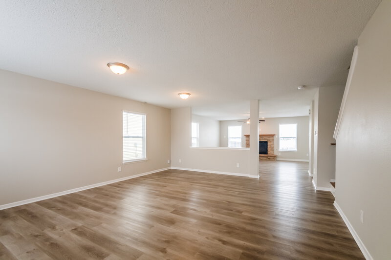 2,010/Mo, 8182 S Evening Dr Pendleton, IN 46064 Sitting Room View