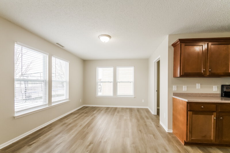 2,010/Mo, 8182 S Evening Dr Pendleton, IN 46064 Dining Room View