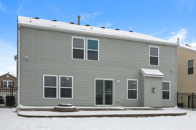 2,010/Mo, 8182 S Evening Dr Pendleton, IN 46064 Rear View