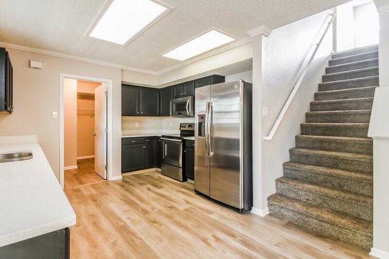 2,425/Mo, 10062 Orange Blossom Trl Fishers, IN 46038 Kitchen View 2