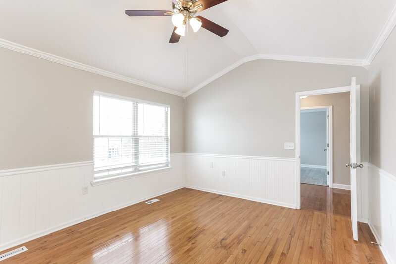 2,035/Mo, 829 Claiborne Ln Lebanon, IN 46052 Main Bedroom View 2