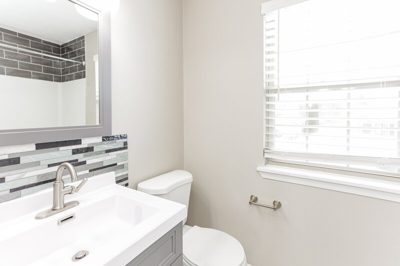 2,035/Mo, 829 Claiborne Ln Lebanon, IN 46052 Main Bathroom View