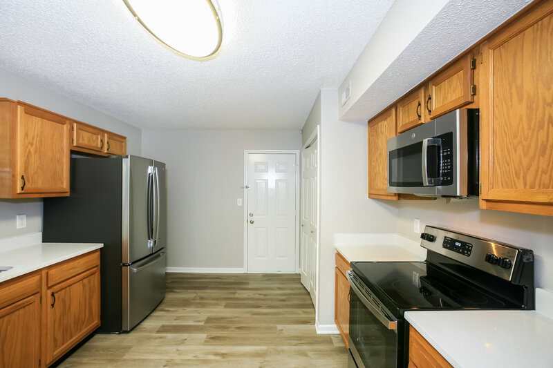 1,750/Mo, 125 Clover Ct Lebanon, IN 46052 Kitchen View 2