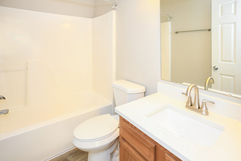 1,750/Mo, 125 Clover Ct Lebanon, IN 46052 Bathroom View