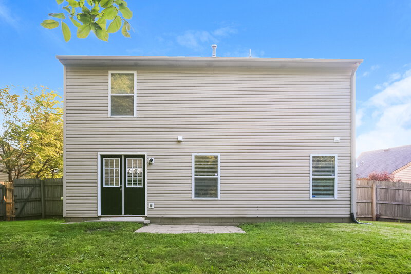 1,750/Mo, 125 Clover Ct Lebanon, IN 46052 Rear View