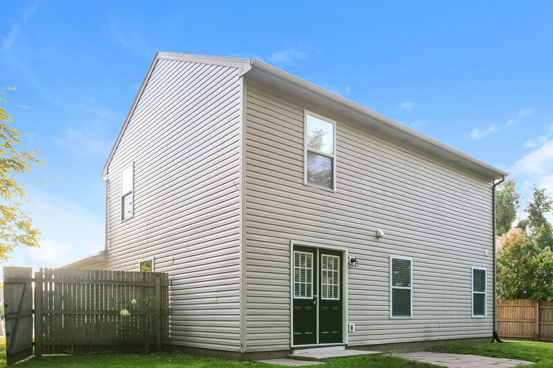 1,750/Mo, 125 Clover Ct Lebanon, IN 46052 Rear View 2
