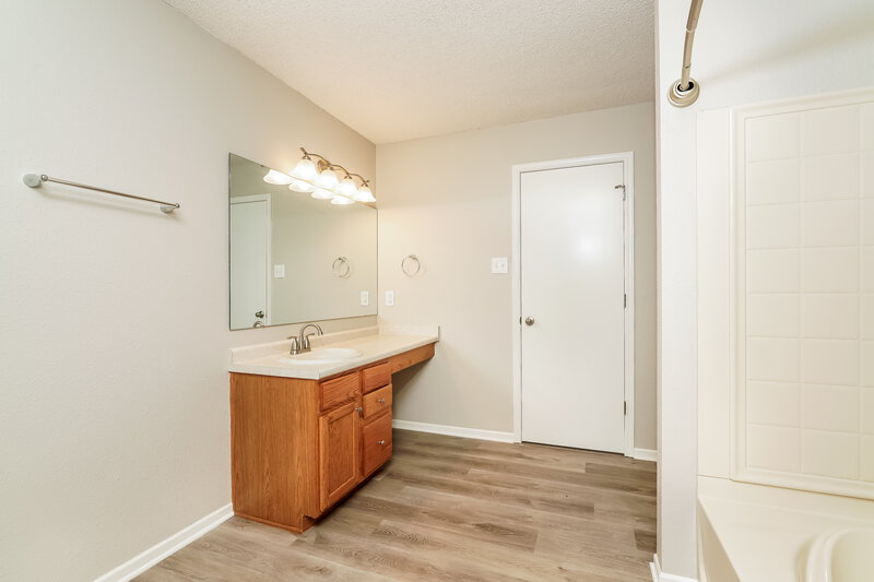 1,865/Mo, 5644 N Littleton Dr McCordsville, IN 46055 Main Bathroom View 2