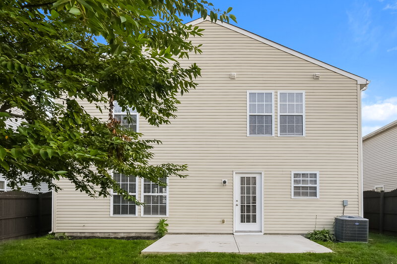 0/Mo, 9416 W Constellation Dr Pendleton, IN 46064 Rear View 2