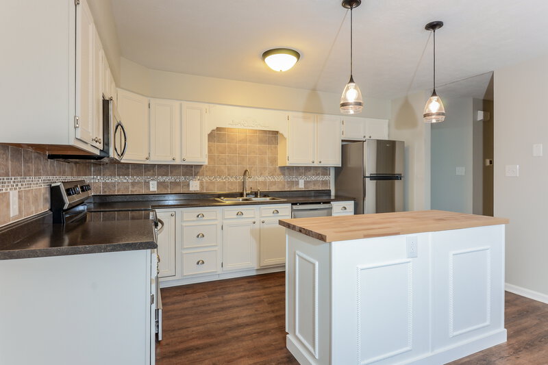 1,700/Mo, 1179 Money Ln Danville, IN 46122 Kitchen View 2