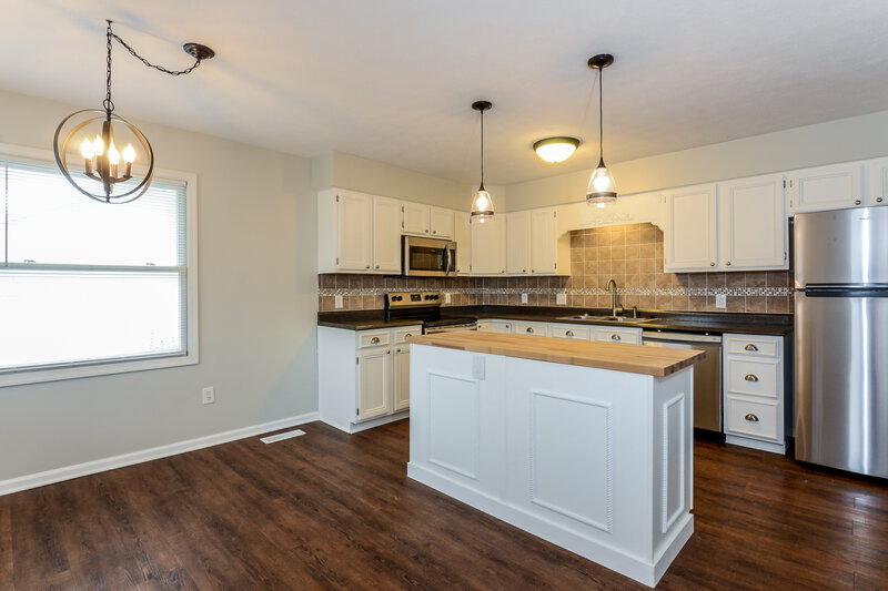 1,700/Mo, 1179 Money Ln Danville, IN 46122 Kitchen View 3
