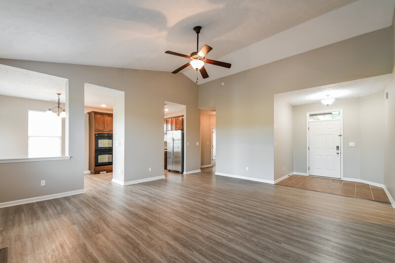 0/Mo, 1673 Fair Weather Dr Pendleton, IN 46064 Living Room View 2