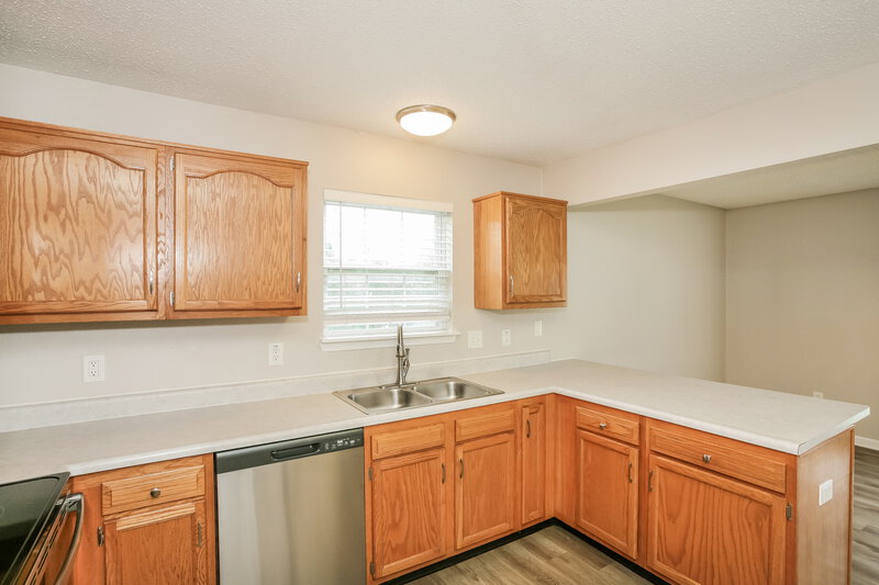 2,020/Mo, 109 Lockerbie Ln Pittsboro, IN 46167 Kitchen View