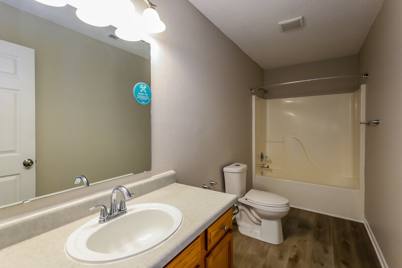 3,180/Mo, 109 Lockerbie Ln Pittsboro, IN 46167 Main Bathroom View