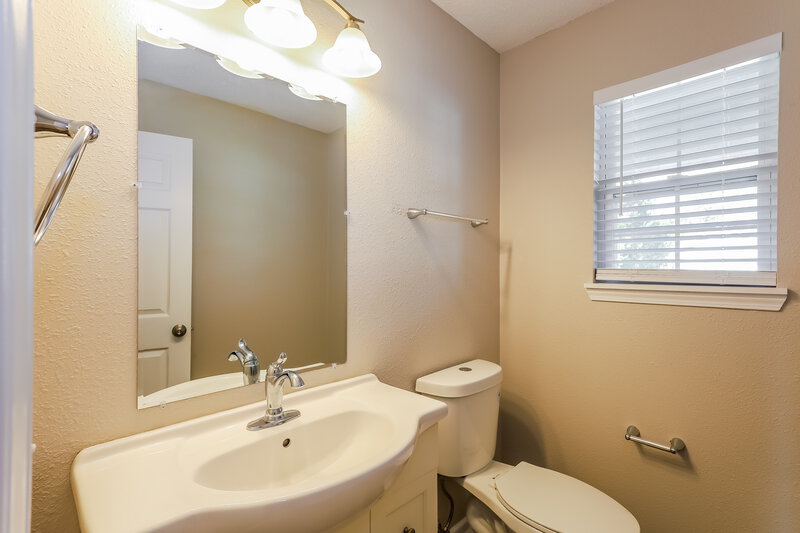 3,180/Mo, 109 Lockerbie Ln Pittsboro, IN 46167 Bathroom View