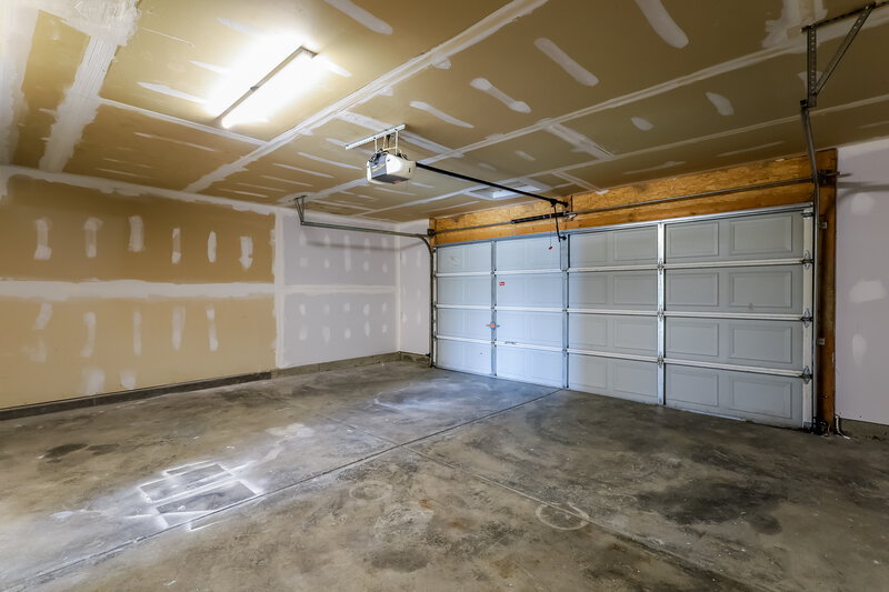 3,180/Mo, 109 Lockerbie Ln Pittsboro, IN 46167 Garage View