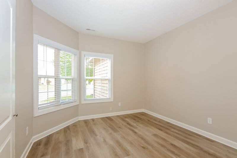 1,900/Mo, 9721 Stonewall Ln Avon, IN 46123 Office View