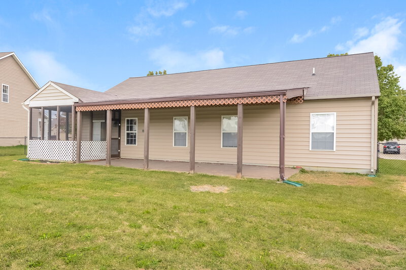 1,900/Mo, 9721 Stonewall Ln Avon, IN 46123 Rear View