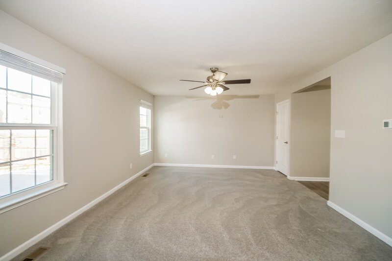 1,920/Mo, 678 Reunion Ln Greenwood, IN 46143 Living Room View 2