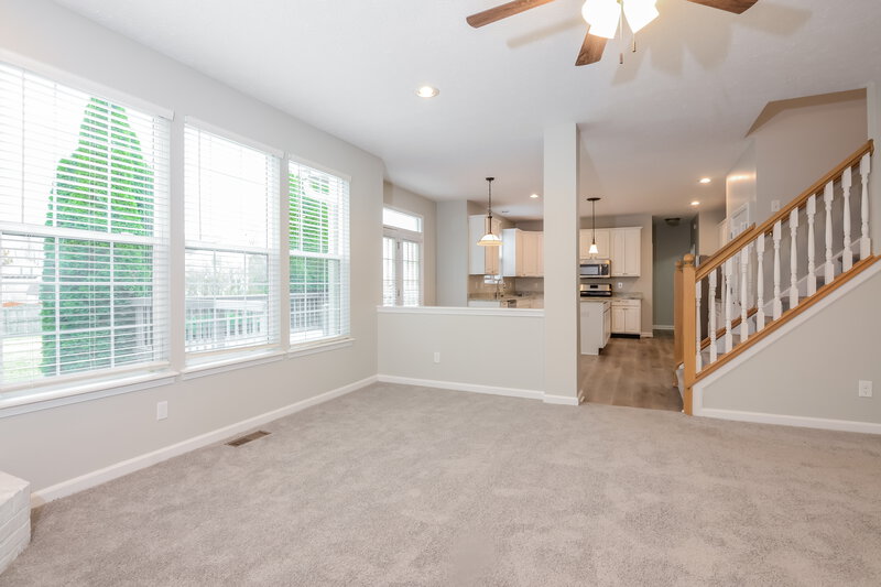 4,200/Mo, 1903 Windsor Ln Danville, IN 46122 Living Room View 3