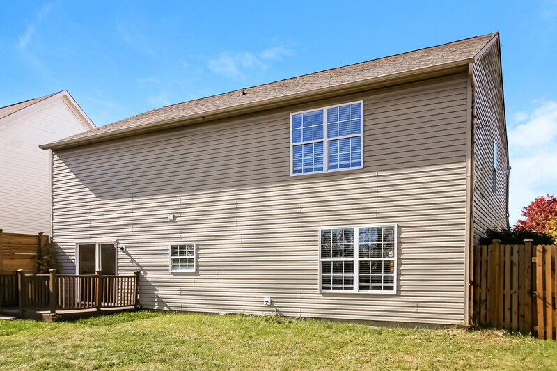 3,210/Mo, 8139 Lawrence Woods Blvd Indianapolis, IN 46236 Rear View 2