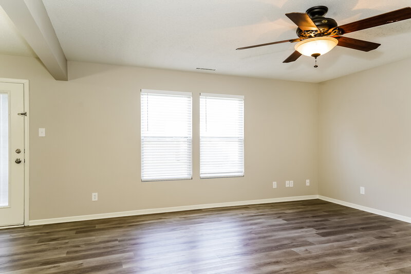 1,560/Mo, 7852 States Bend Ln Indianapolis, IN 46239 Living Room View 2
