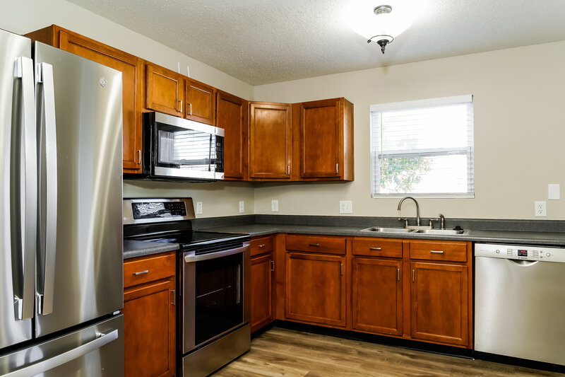 1,560/Mo, 7852 States Bend Ln Indianapolis, IN 46239 Kitchen View 2