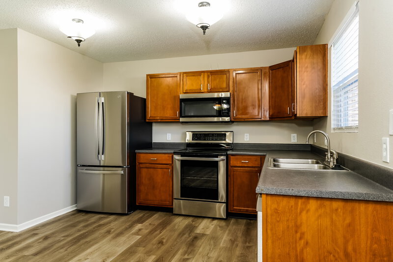 1,560/Mo, 7852 States Bend Ln Indianapolis, IN 46239 Kitchen View 3