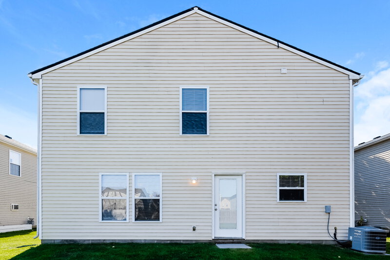 1,560/Mo, 7852 States Bend Ln Indianapolis, IN 46239 Rear View