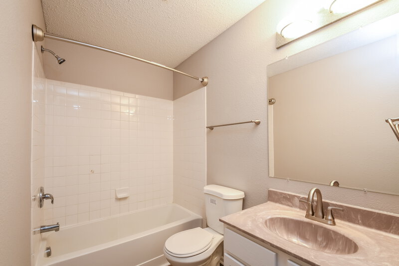 3,120/Mo, 13360 All American Rd Fishers, IN 46037 Bathroom View