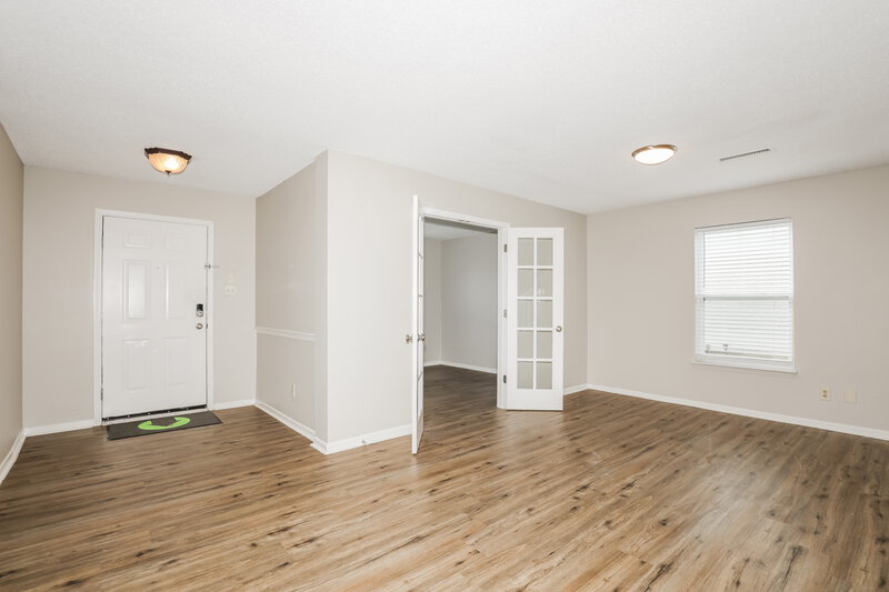 2,270/Mo, 10392 Split Rock Way Indianapolis, IN 46234 Living Room View 3