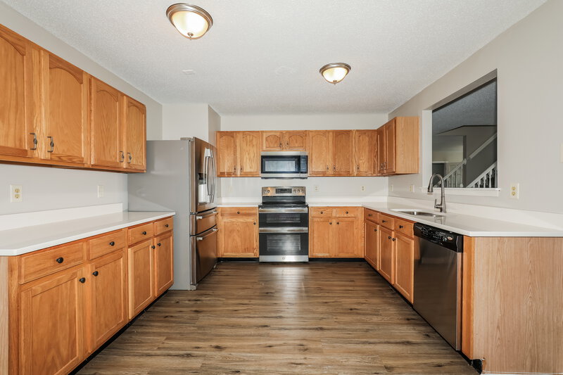 2,270/Mo, 10392 Split Rock Way Indianapolis, IN 46234 Kitchen View