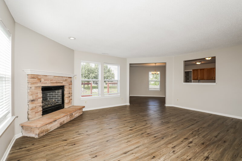 2,270/Mo, 10392 Split Rock Way Indianapolis, IN 46234 Family Room View