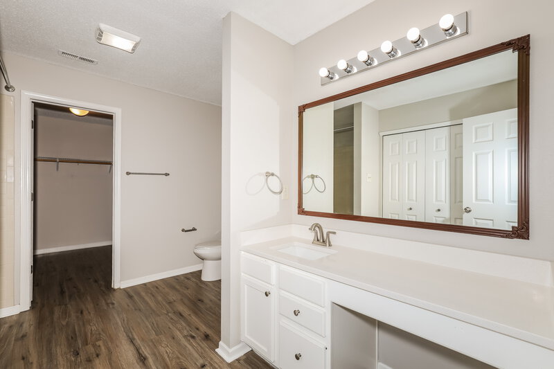 2,270/Mo, 10392 Split Rock Way Indianapolis, IN 46234 Main Bathroom View