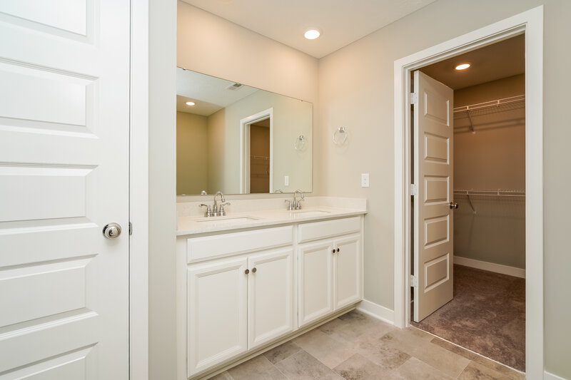 2,140/Mo, 8043 Wagman St Camby, IN 46113 Main Bathroom View