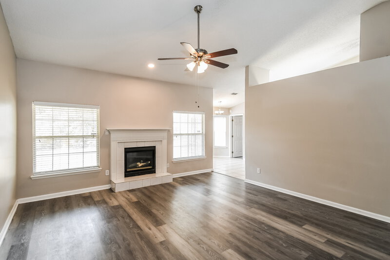 2,765/Mo, 1694 Aston Hall Dr E Jacksonville, FL 32246 Living Room View 2