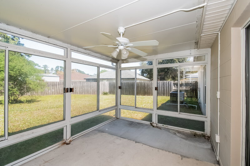 1,690/Mo, 717 Carriage Hill Dr Jacksonville, FL 32218 Sun Room View