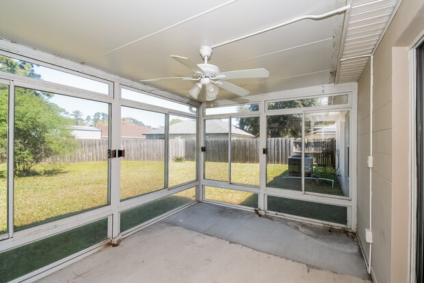 1,570/Mo, 717 Carriage Hill Dr Jacksonville, FL 32218 Sun Room View