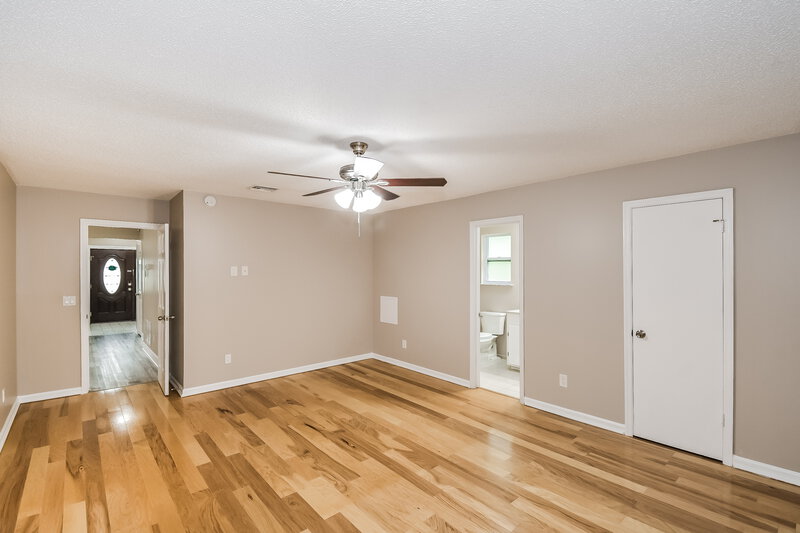 2,230/Mo, 5317 Lamar Shaw Ct Jacksonville, FL 32258 Main Bedroom View