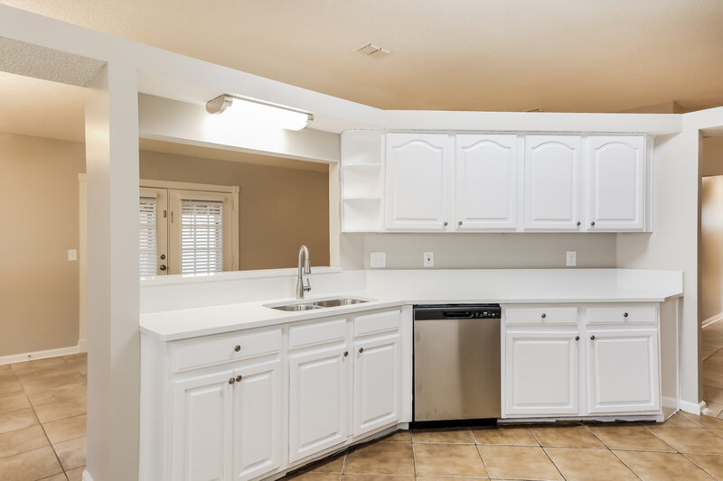 1,815/Mo, 1305 Rushing Dr Orange Park, FL 32065 Kitchen View 2