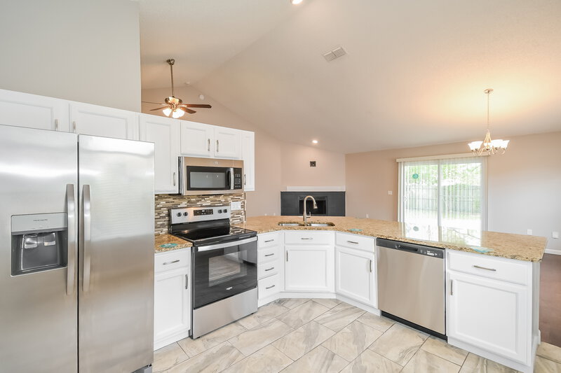 1,750/Mo, 8785 Spring Harvest Ln E Jacksonville, FL 32244 Kitchen View