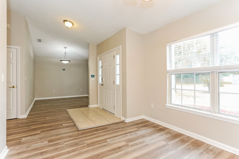 1,875/Mo, 7749 Westport Bay Dr Jacksonville, FL 32244 Living Room View