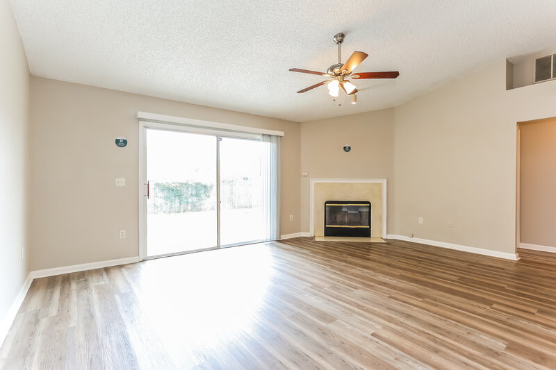 1,875/Mo, 7749 Westport Bay Dr Jacksonville, FL 32244 Living Room View 3
