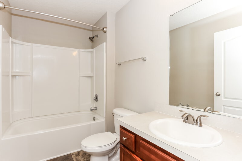 1,845/Mo, 11454 Carson Lake Dr Jacksonville, FL 32221 Bathroom View