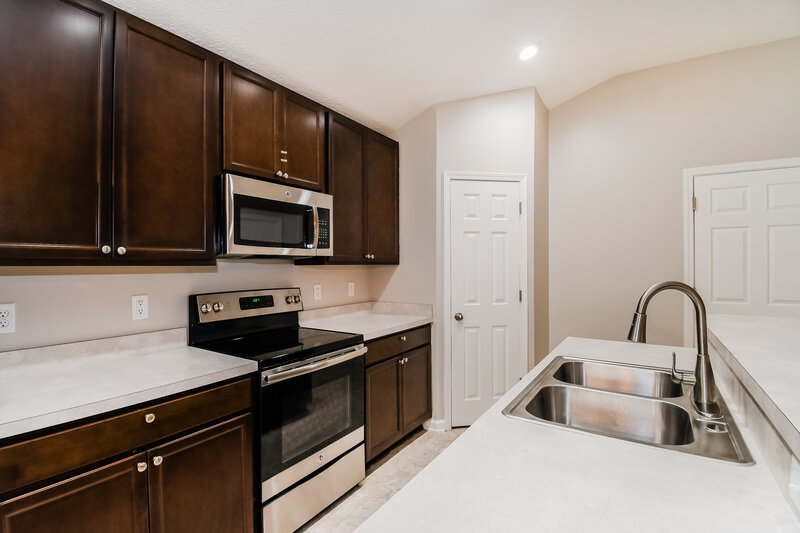 2,230/Mo, 97633 Albatross Dr Yulee, FL 32097 Kitchen View 2