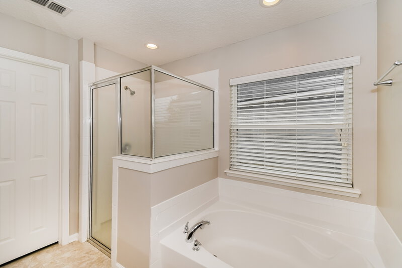 2,230/Mo, 97633 Albatross Dr Yulee, FL 32097 Main Bathroom View 2