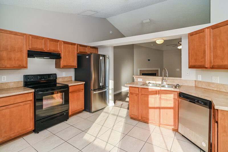3,000/Mo, 7057 Rapid River Dr W Jacksonville, FL 32219 Kitchen View 2